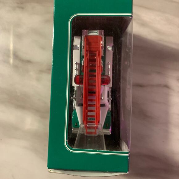 2007 Hess Miniature Rescue Truck - Picture 6 of 6